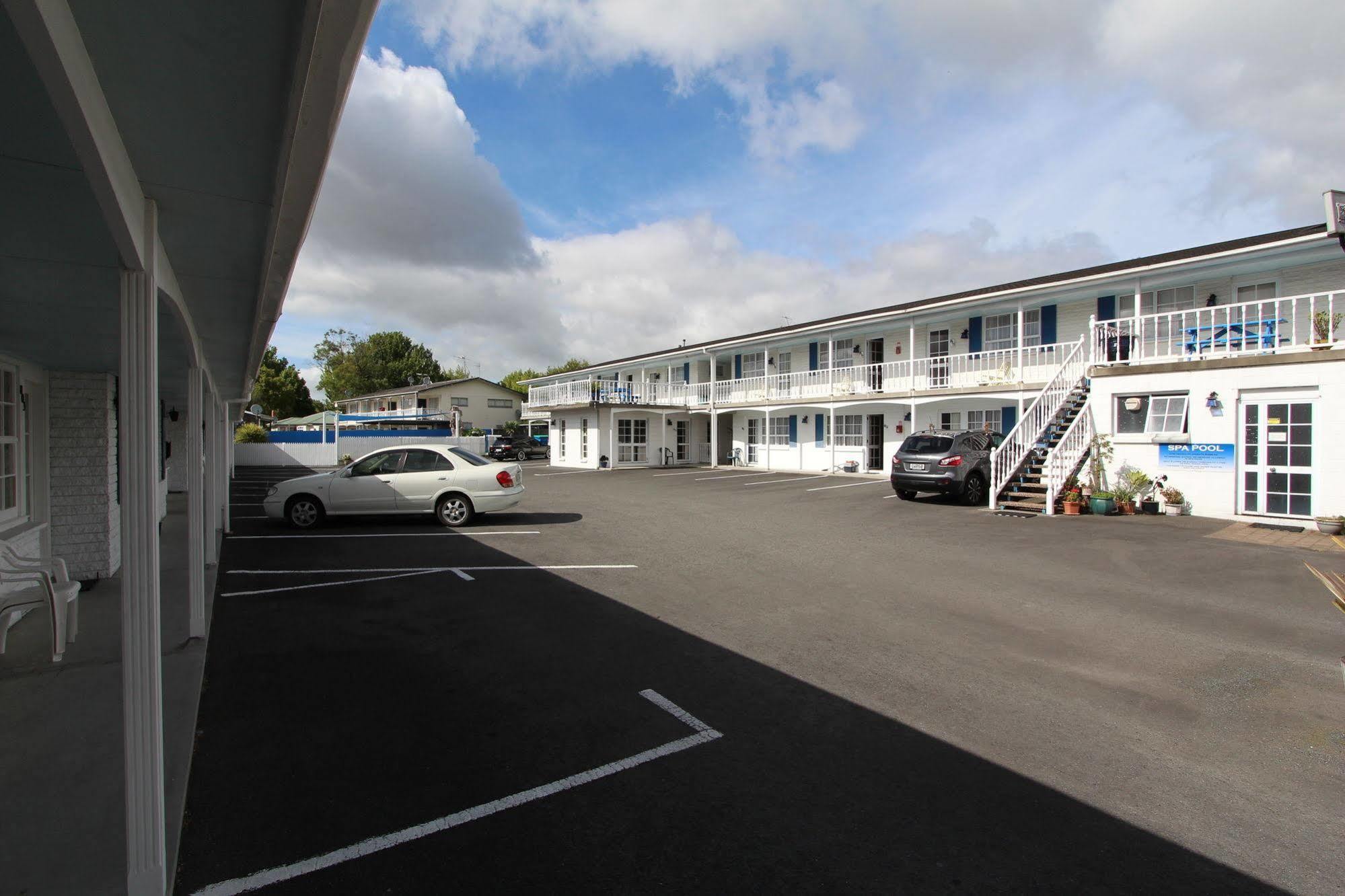 Boundary Court Motor Inn Гамильтон Экстерьер фото