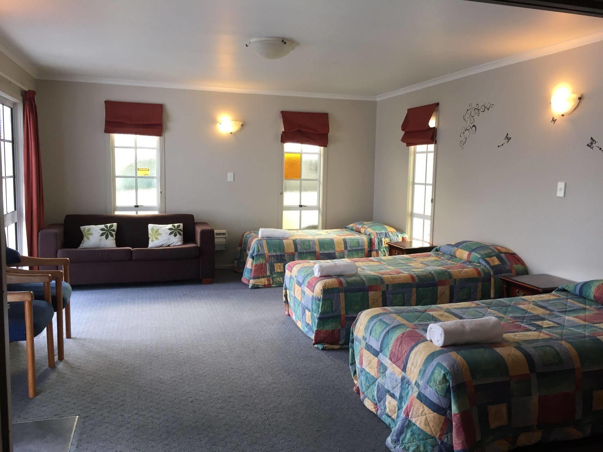 Boundary Court Motor Inn Гамильтон Экстерьер фото