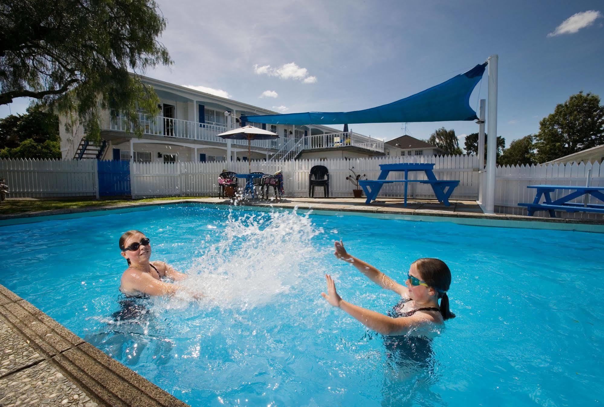 Boundary Court Motor Inn Гамильтон Экстерьер фото