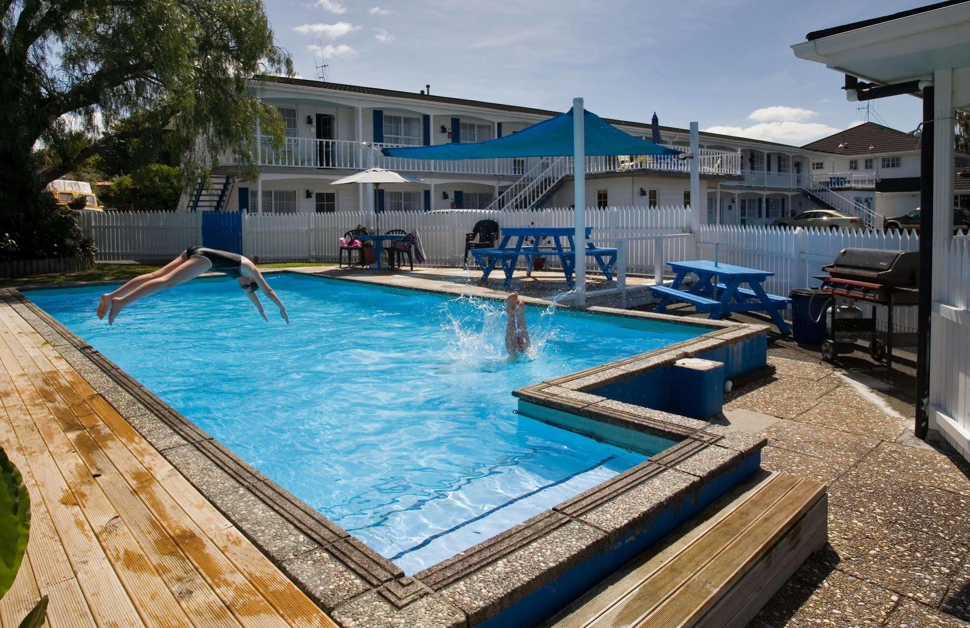 Boundary Court Motor Inn Гамильтон Экстерьер фото