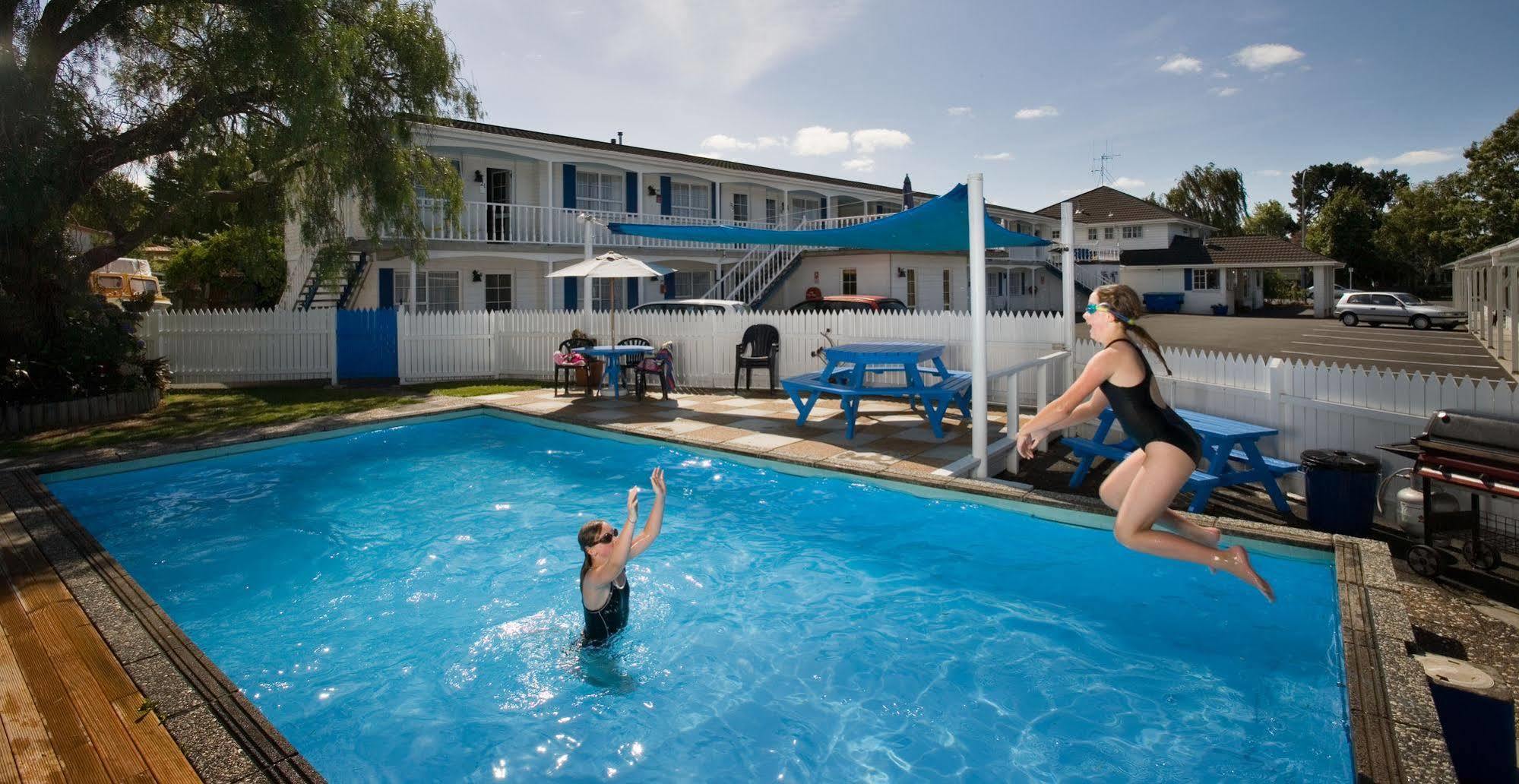 Boundary Court Motor Inn Гамильтон Экстерьер фото